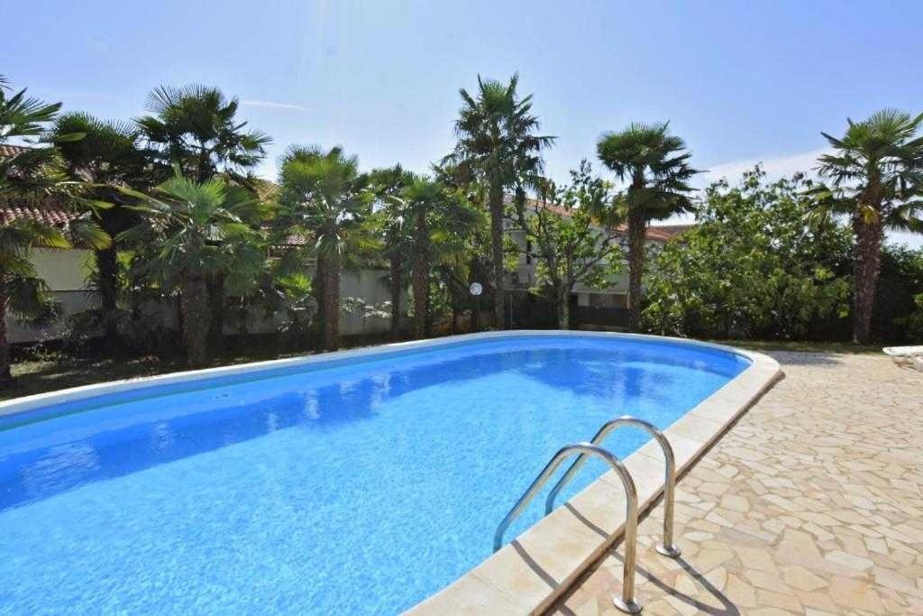 In Balcony, Air Conditioning, Wlan 819-5 *